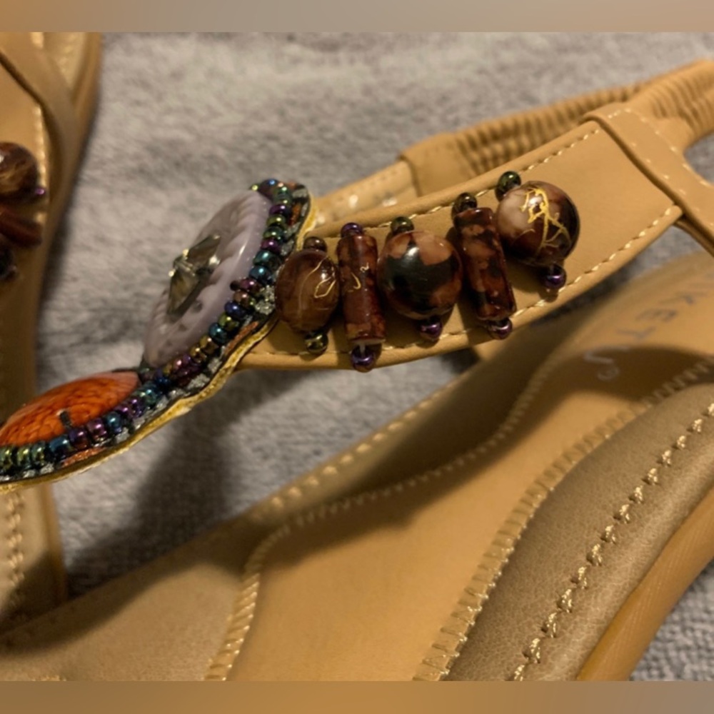 #S703 - SIKETU Boho Beige + Faux Jewel Stone Flat Sandals, Womens Size 8M (US) - Picture 8 of 15